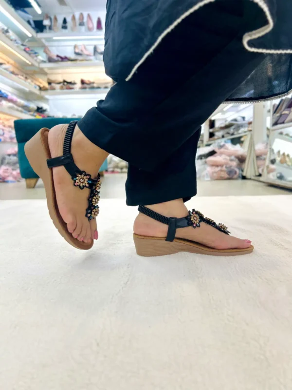 Urbantoes Pansy Embroidery Wedges Black