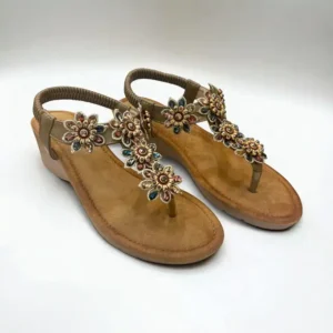 Pansy Embroidery Wedges Beige