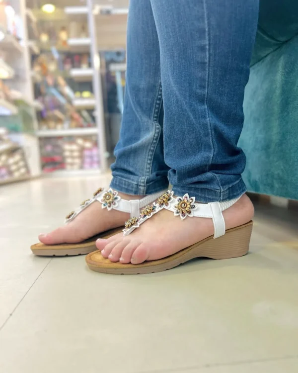 Urbantoes Pansy Embroidery Wedges