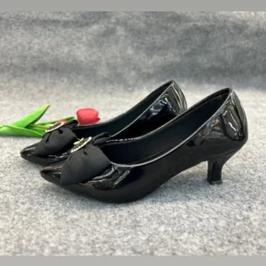 Urbantoes Midnight Gloss Pointed-Toe Kitten Heels – Bow Detail & Rhinestone Brooch
