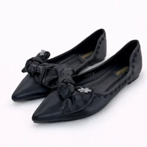 women flats black